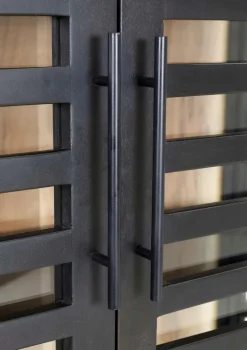 Gutmann Factory Vitrine Showcase